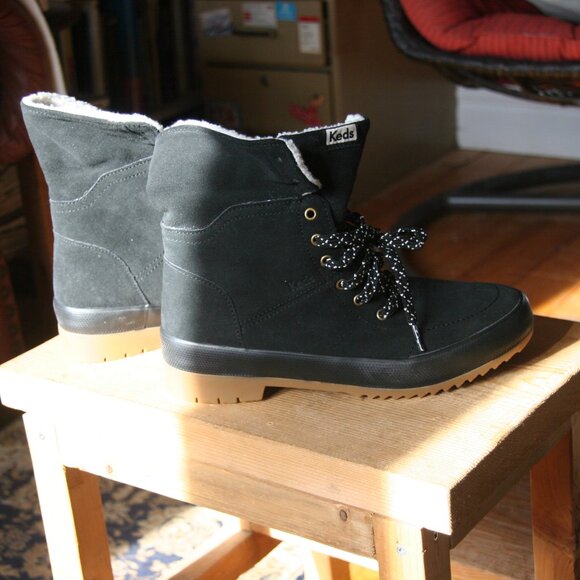 Keds lined winter boots. - Picture 1 of 5
